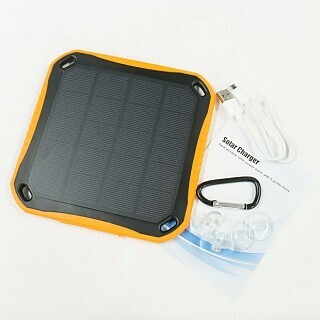 ユニットコム、5,600mAhモバイルバッテリ&ソーラー充電器