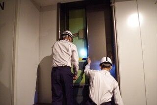 小笠原沖地震でなぜ多数のエレベーターが停止したのか? 正しい防災知識を