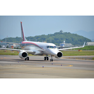 MRJ、10月後半実施の初飛行内容発表 - 1時間の飛行で上下左右の動作を確認