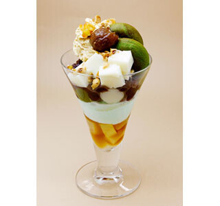 茶寮都路里、栗やさつまいもなど秋の味覚を味わえるパフェを限定発売