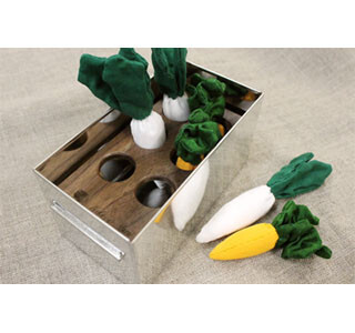 野菜を引っこ抜いて遊ぶ猫用おもちゃが登場