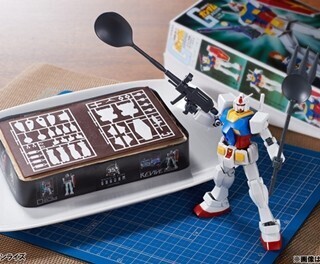 こんなにうれしいことはない…ガンプラ35周年記念ケーキ登場、HGUCガンダム付