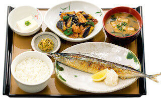 「やよい軒」、北海道産の新さんまを存分に味わう「さんまの塩焼定食」発売