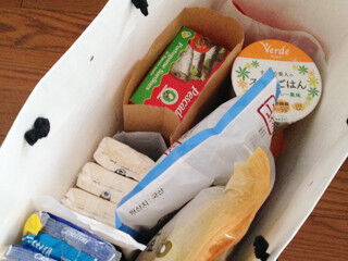 ストック食品の整理・収納には紙袋を使うと便利!