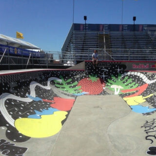 東京都・代々木でグラフィティアーティスト・Nat Russellの個展