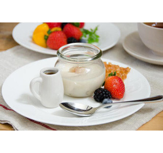 「パティスリー アクイーユ」と「ガパオ食堂」がコラボしたプリン2種が登場