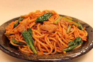 メガ盛りは1,000g! ソースで炒めた焼きスパゲティ専門店がオープン