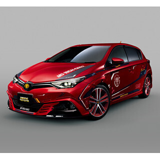 トヨタ「シャア専用オーリスII」発売--専用シートやサウンドエフェクト装備