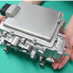 日立、両面冷却型フルSiCパワーモジュール採用の自動車用インバータを開発
