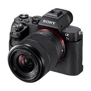 ソニー、α7 II用ボディケースや小型三脚などのカメラアクセサリ