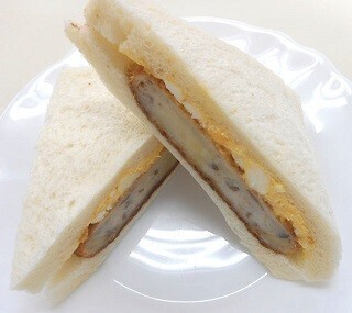 サークルKサンクス、静岡県三島市のご当地「みしまコロッケサンド」を発売