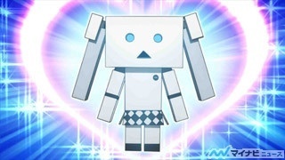 『ミス・モノクローム』がダンボール製ロボットになって登場!?