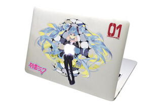 ラナ、オサム氏描き下ろしのMacBook向け「初音ミク」デコレーションシール