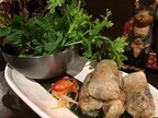 東京都・三軒茶屋でパクチー食べ放題! 具材を野菜で包むアジアン料理店登場