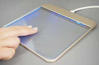タッチでPCを自由に操作できるガラス製大型タッチパッド「Wired Glass Touchpad」ショートレビュー