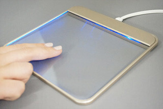 タッチでPCを自由に操作できるガラス製大型タッチパッド「Wired Glass Touchpad」ショートレビュー