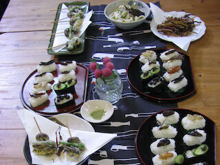 東京都港区で「東京虫くいフェスティバル」--「虫寿司」など虫料理屋台も