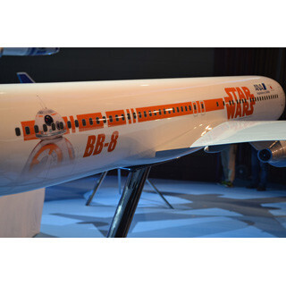 ANAスター・ウォーズ特別塗装機第2弾は11月22日就航 - 貼付作業の見学会も