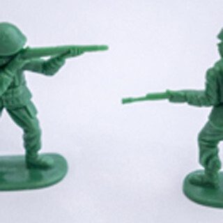 25歳のあなたへ。これからの貯"金"講座 (23) 日本の若者が戦争に巻き込まれるリスクは?