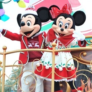 ディズニーランド、"絵本"テーマのクリスマス新パレードお披露目!