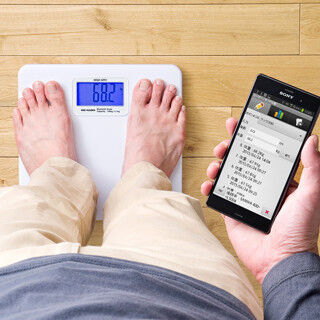スマホで体重記録をチェックできる体重計が発売 - 自動でBMIも表示可