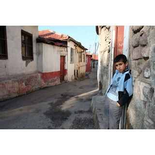 25歳のあなたへ。これからの貯"金"講座 (24) 日本にも外国から若者難民が押し寄せる時代