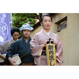 東京都・神楽坂で時間旅行! 流しの伝統芸が練り歩く&quot;大江戸めぐり2015&quot;開催