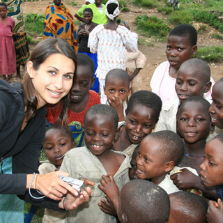 25歳のあなたへ。これからの貯"金"講座 (25) 小学生の息子と考える「難民や戦争のこと」