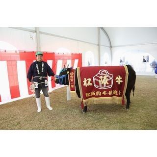 三重県で今年の女王を決める「松阪牛まつり」開催! 七輪の焼肉コーナーも