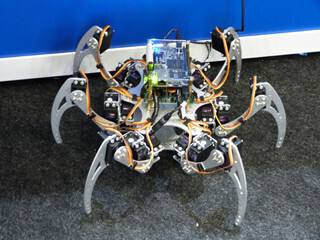 ET 2015 - スマホ連携ロボットやStratix 10の実物展示を行っているAltera