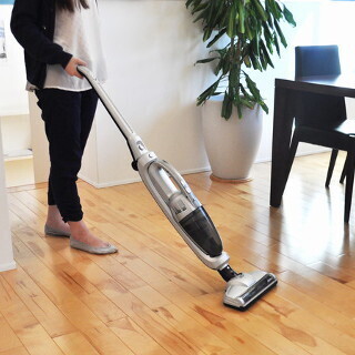 バッテリー交換できる2in1スティック掃除機