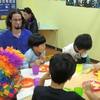 イマドキ「学童保育」はこんなにも進化しています (7) 東京都・練馬区「Kids Duo大泉学園」、ネイティブの先生と英語で会話