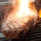 東京都・六本木に、塊肉をシェアできる熟成牛ステーキ専門店オープン!