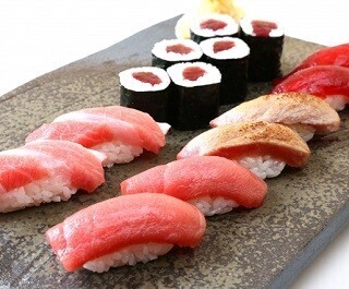 築地すし好、天然マグロが味わえるセットメニューを年末年始限定で提供