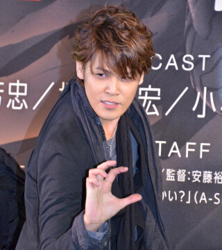 宮野真守、新宿駅前にサプライズ登場! 通行人に「僕の事を覚えて帰って」