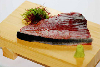 毎日まぐろの解体ショー! 東京都新宿区にまぐろ専門の料理店がオープン