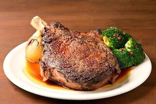「ハードロックカフェ」史上最大! 「1kg RIB EYE STEAK」を1カ月限定で販売