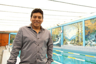 日本での経験を活かして実家のプールを改装 - ペルー人経営者の働き方