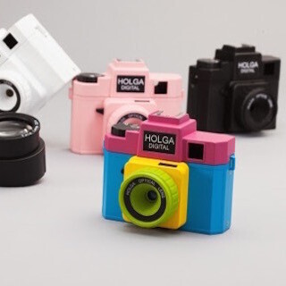 レトロなトイカメラのデジカメ版「Holga Digital」が登場