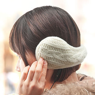 耳あったか、ふかふか素材のイヤーマフ型ヘッドホン