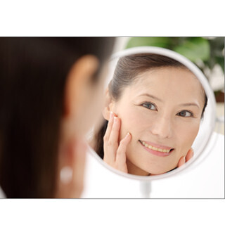 マスクで小顔効果? - 女性たちが実践している小顔に見せる努力とは