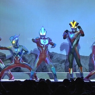 ウルトラ戦士が超怪獣と激突、「ウルトラマンバトルステージ2015」DVD化