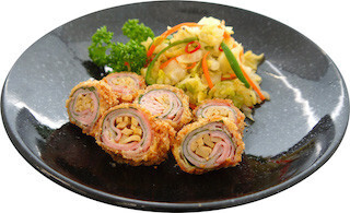 餃子の王将、国産メンマ使用の「大人のミルフィーユハムカツ」を発売