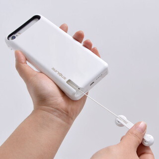 イヤホン&バッテリー内蔵のiPhoneケース - コード巻き取ってもう絡まない