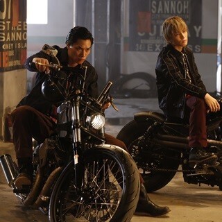 ドラマ『HiGH&LOW』26･27日一挙放送! AKIRA･岩田剛典ら撮影秘話語る特番も