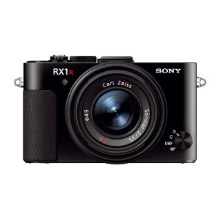 ソニー、4,240万画素フルサイズセンサー搭載「RX1R II」を発売延期