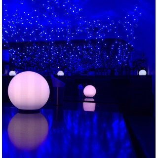 東京都・吉祥寺のダイニングバーが"青の洞窟"に--12月限定イルミネーション