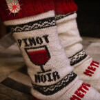米Netflix、寝落ちしたら再生を止めてくれる靴下「Netflix Socks」を発表