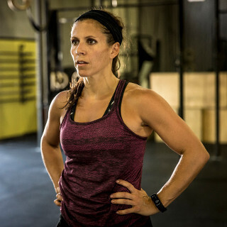 ガーミン、階段を何階分のぼったか教えてくれる活動量計