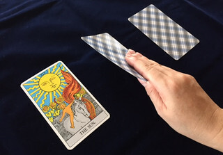 恋愛運も自分で占える! 初心者向けタロットのいろは (5) カードで恋に悩む友人の相談に乗ってみよう!